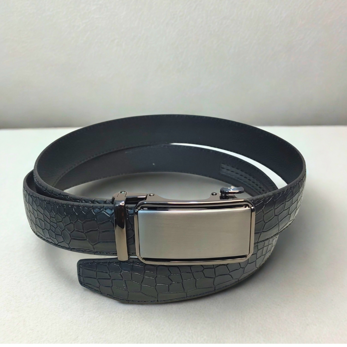 Crocodile Leather Belt - Hover